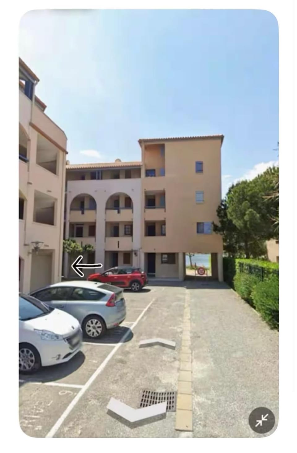 Property building, Location