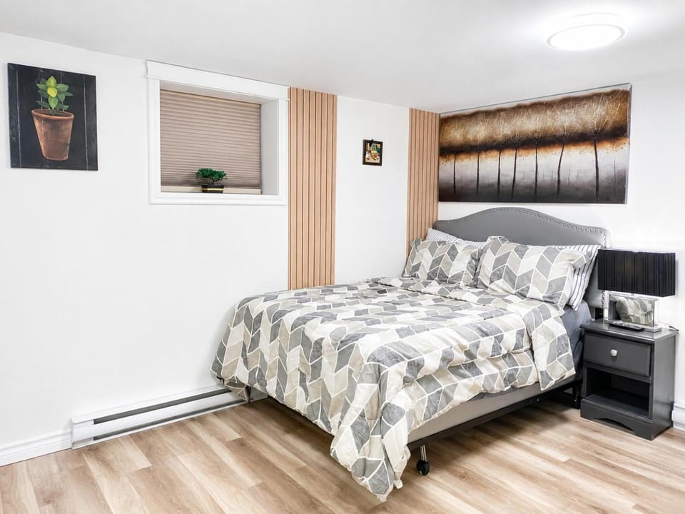 Cozy 2-Bedroom Suite Near Moncton Hospital & NBCC Apartment in Moncton