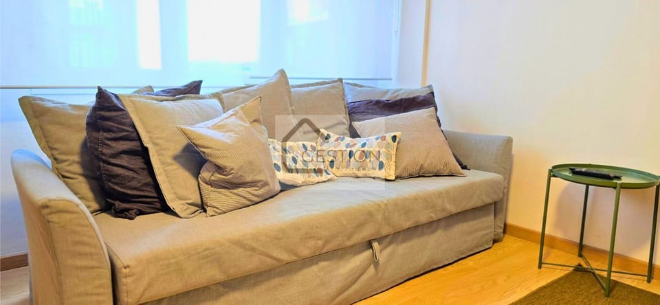 TV and multimedia, Decorative detail, Seating area, Dining area, heating, internet