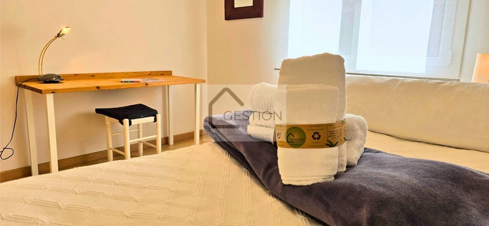 Bed, Photo of the whole room, Bedroom, heating, internet, towels