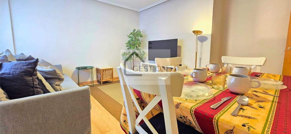 Photo of the whole room, Seating area, Dining area, heating, internet