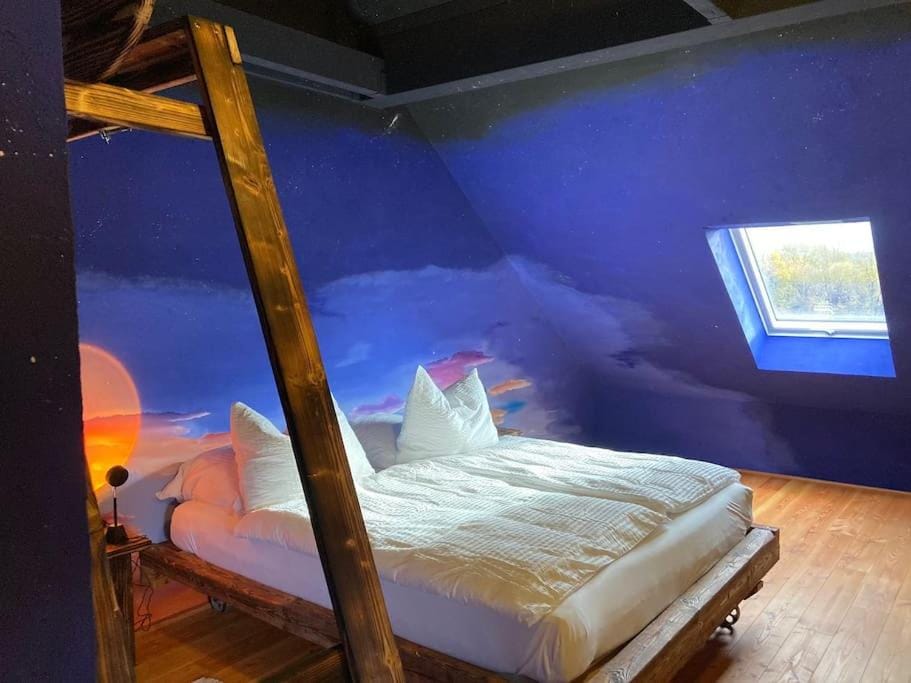 Bed, Bedroom