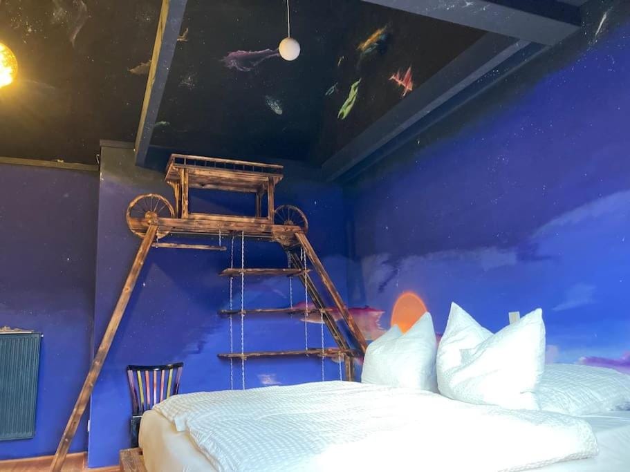 Bed, Bedroom