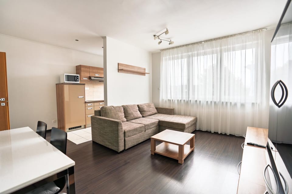 Kitchen or kitchenette, Living room
