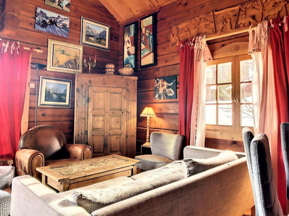 Chalet 10 pers tout confort avec cheminée et sauna - FR-1-267-264 Chalet in Villarembert
