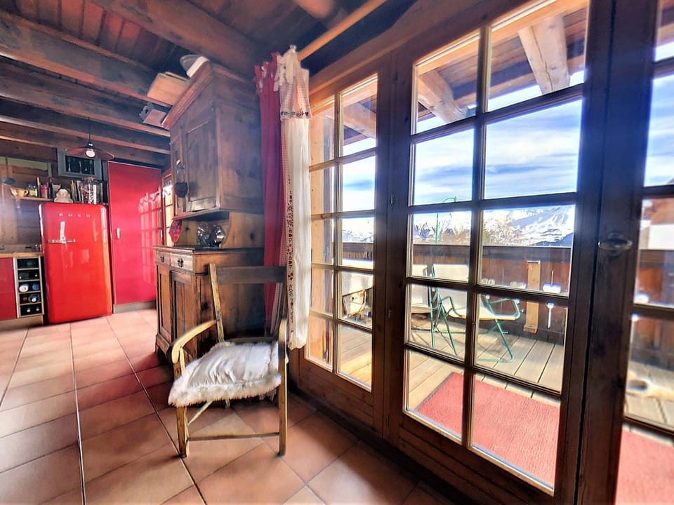 Chalet 10 pers tout confort avec cheminée et sauna - FR-1-267-264 Chalet in Villarembert