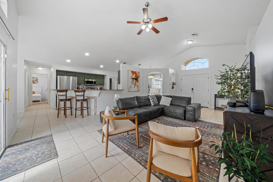 TV and multimedia, Living room, Seating area