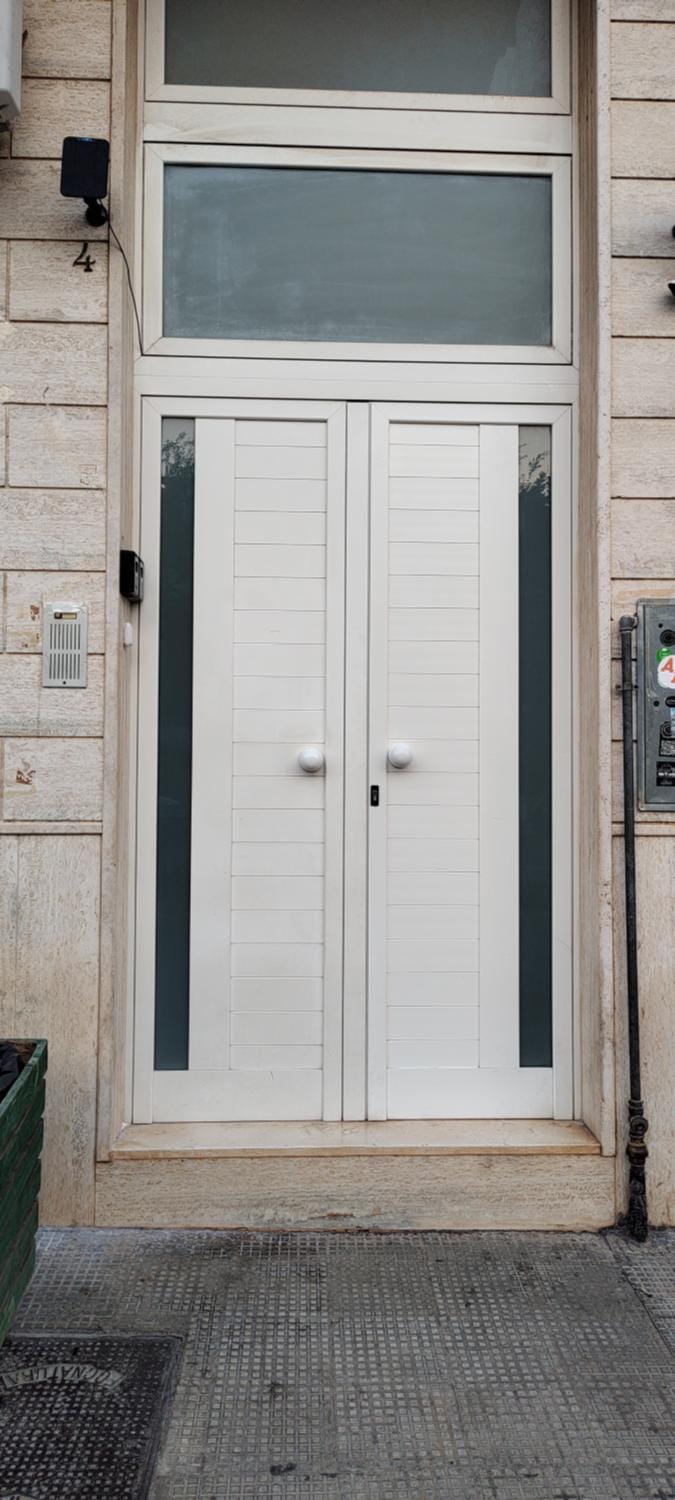 Property building, Facade/entrance, Internal: Not applicable to any particular room