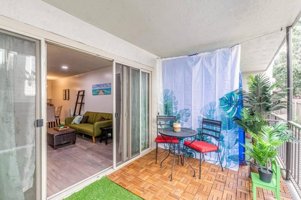 Condo in Most sought after neighborhoods Apartment in Oakland