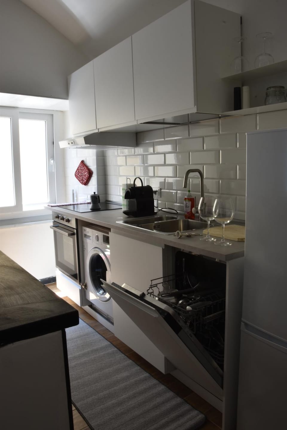 Coffee/tea facilities, Kitchen or kitchenette, dishwasher, washing machine, kitchen