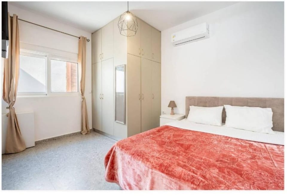 Restaurant Maria Suites SunSet Apartment in Faliraki, Greece