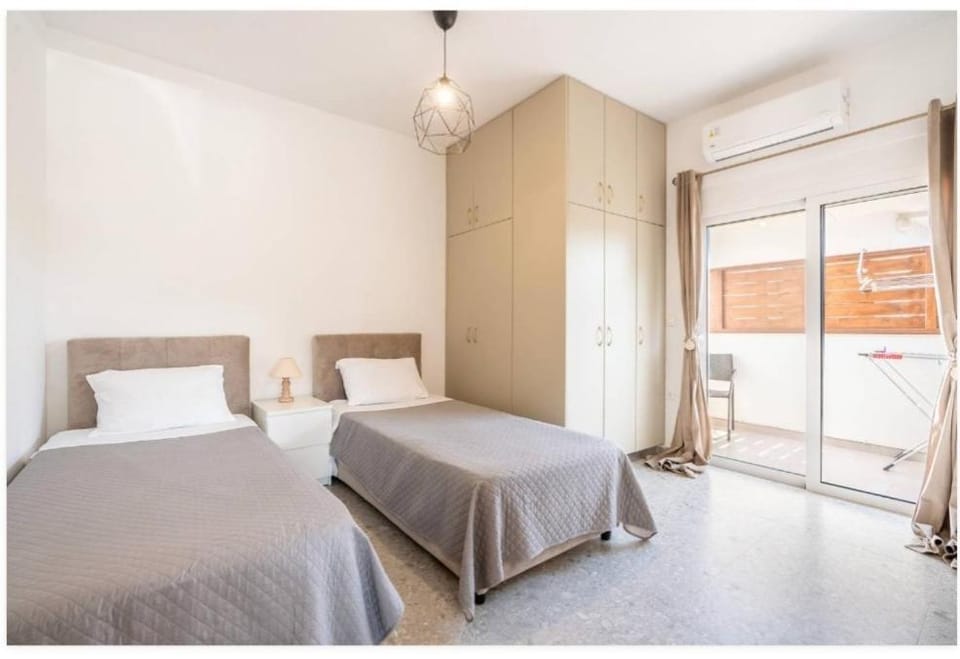 Restaurant Maria Suites SunSet Apartment in Faliraki, Greece