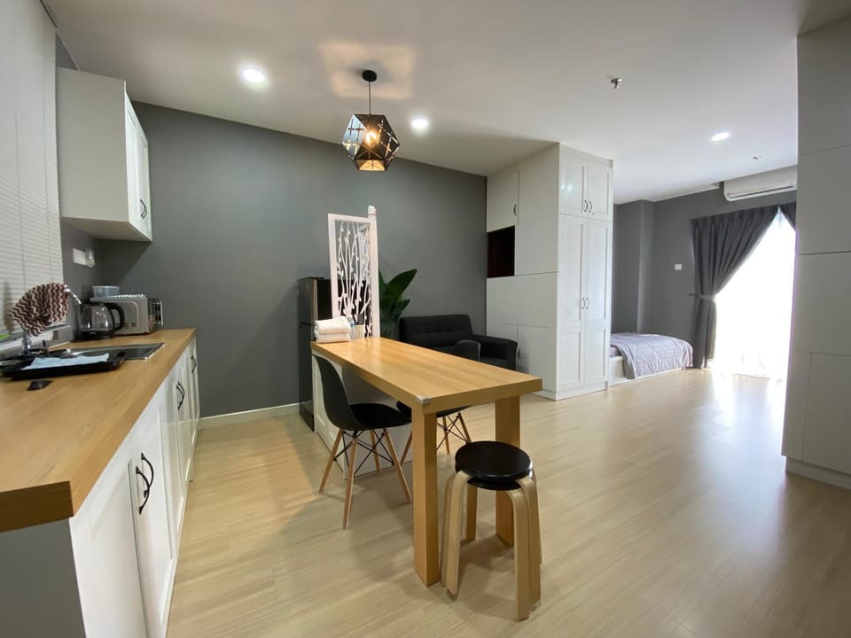 A Modern & Homely Studio with Pool and Gym Apartment in Perak