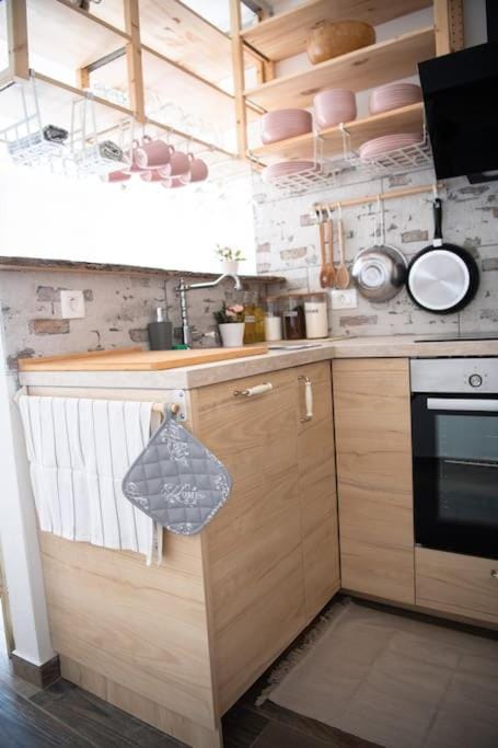 Kitchen or kitchenette, dishwasher, pet friendly, stove