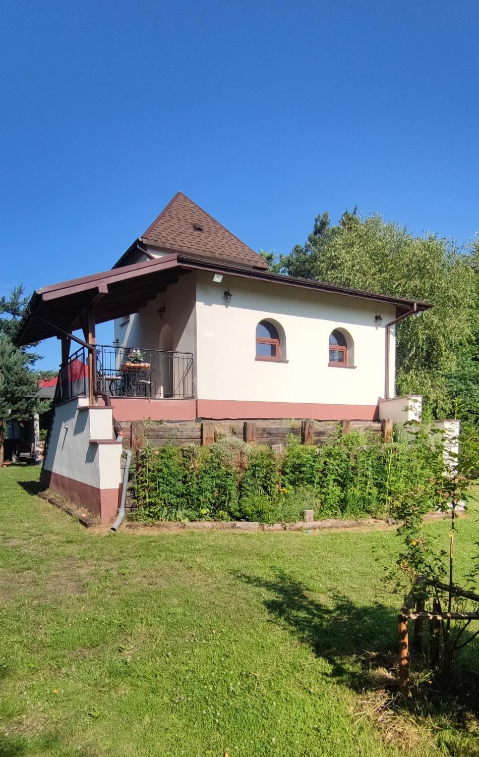 Property building, Natural landscape, Garden