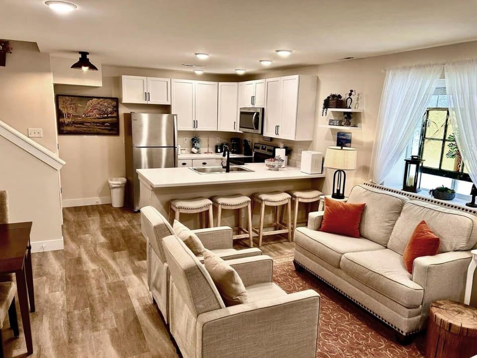 Kitchen or kitchenette, Living room