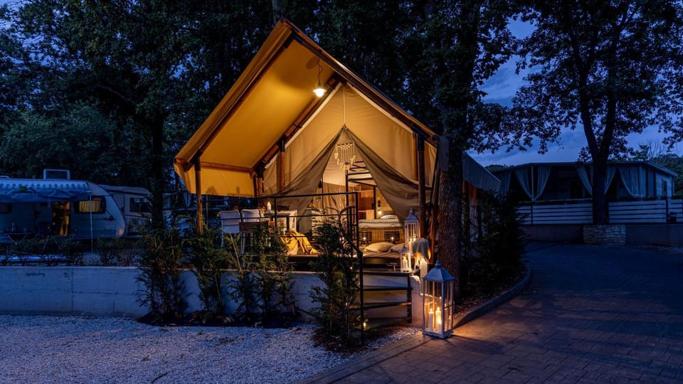 Property building, Night