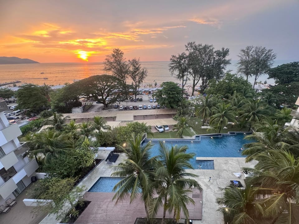 By The Sea with Direct Seaview level7 Apartment in Penang