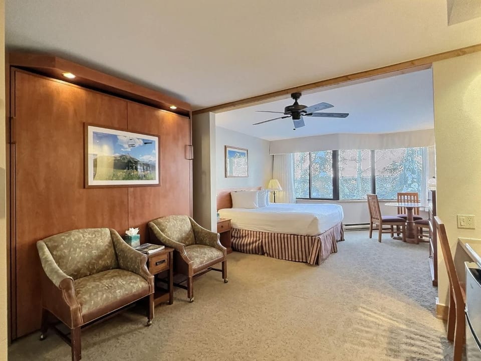 Bed, Seating area, Bedroom