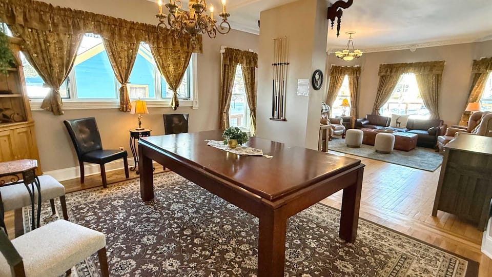Governor's Mansion Guest Suites For Big Groups House in Leadville