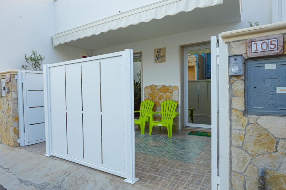 Property building, Patio, Day