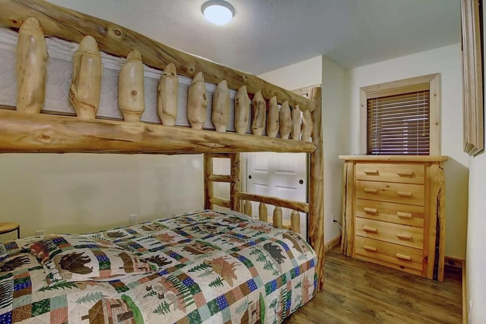 Bed, Bedroom, bunk bed