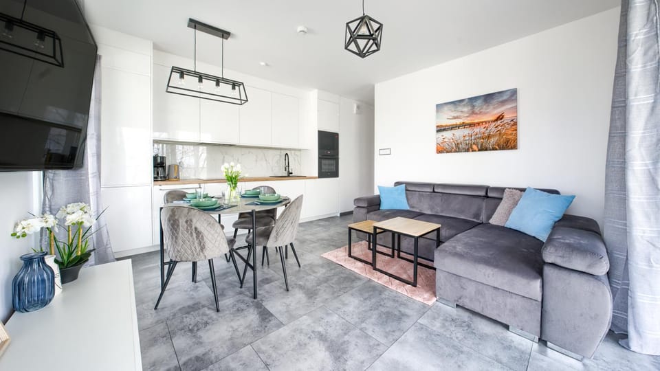 TV and multimedia, Kitchen or kitchenette, Seating area