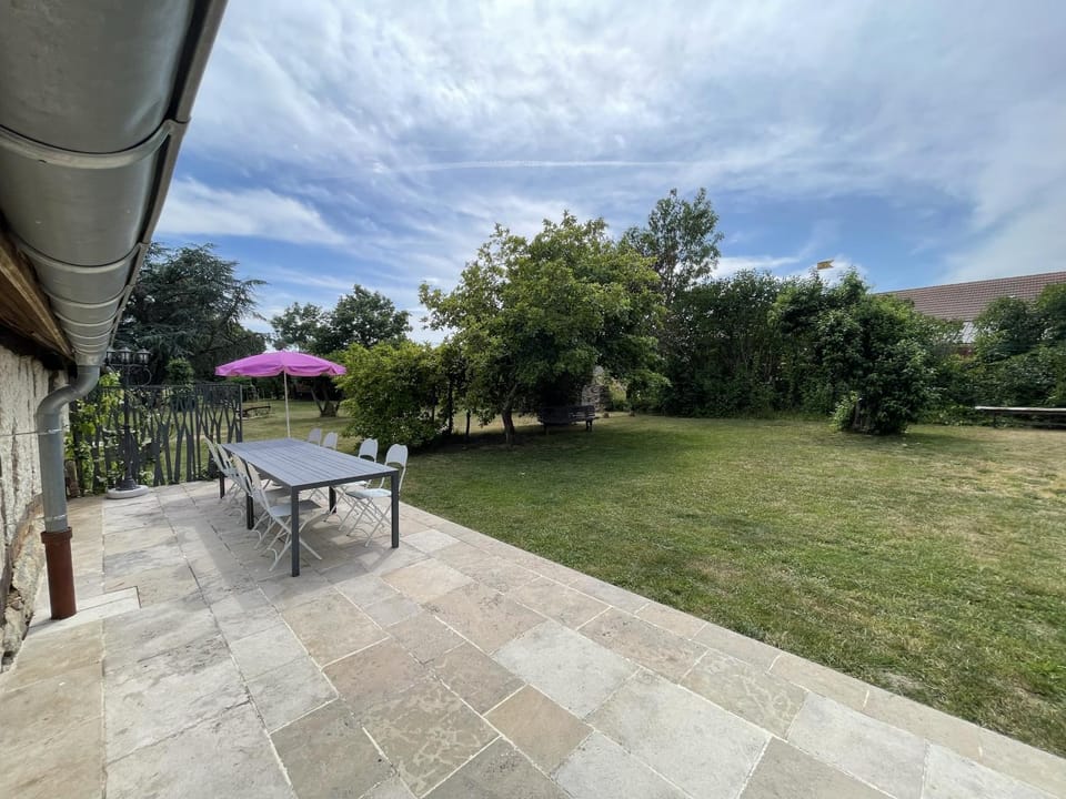 Patio, Natural landscape, Garden, Dining area, Garden view