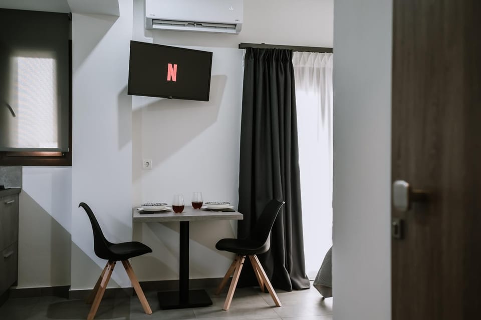 TV and multimedia, Dining area, air conditioner