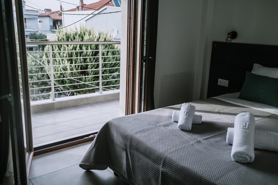 Bed, View (from property/room), Balcony/Terrace, Photo of the whole room, Bedroom, towels