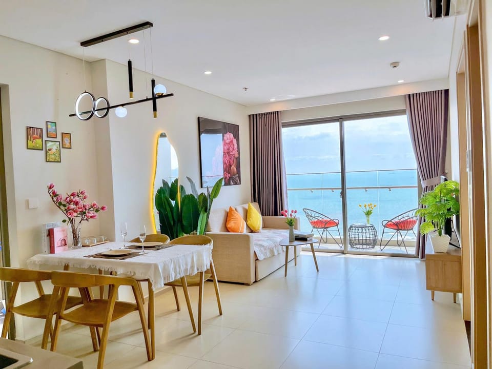 Natural landscape, Living room, Seating area, Dining area, Sea view