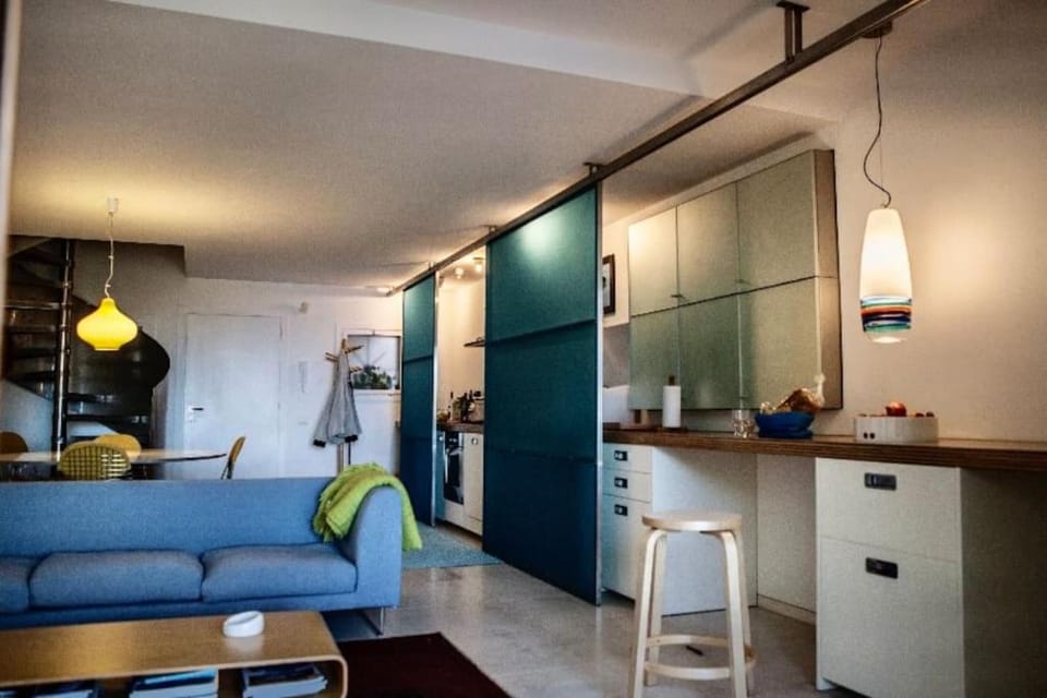 Kitchen or kitchenette, Living room, Seating area, Dining area
