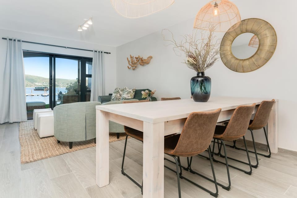 View (from property/room), Living room, Seating area, Dining area