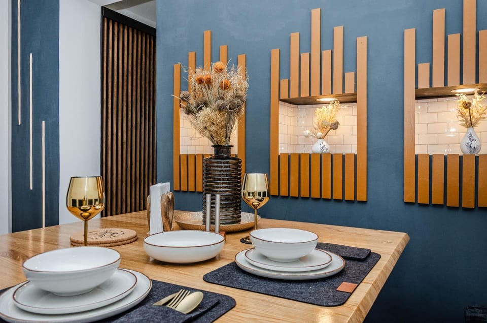 Food and drinks, Dining area, Food
