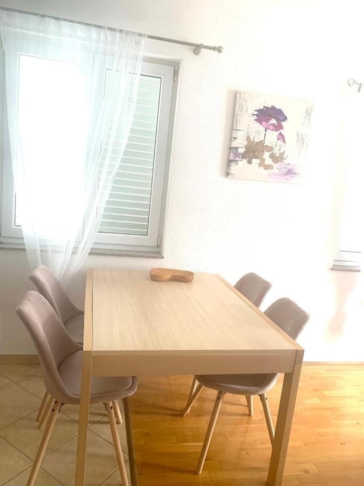 Apartman S & S Apartment in Makarska