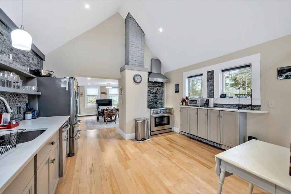 3 Bedroom Cape House by Leavetown Vacations House in Sandwich