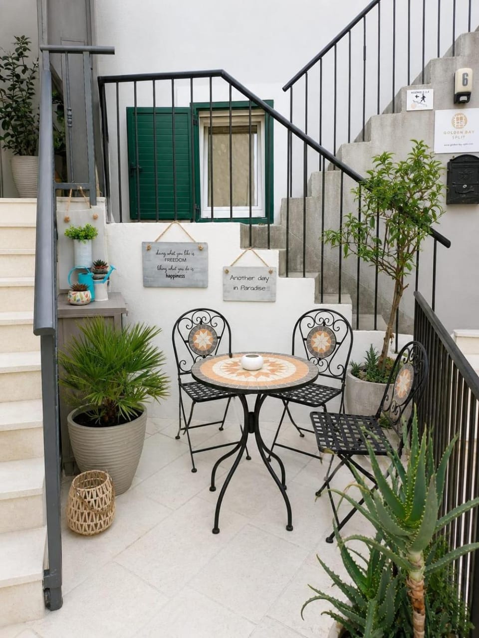 Seating area