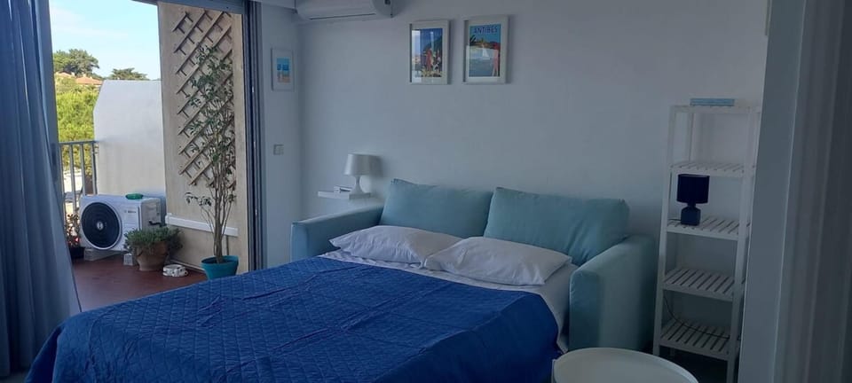 06AT1 - Studio Salis Apartment in Antibes