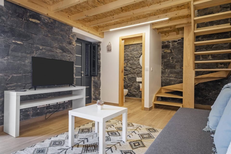 Mountain Retreat by Homie House in Madeira District
