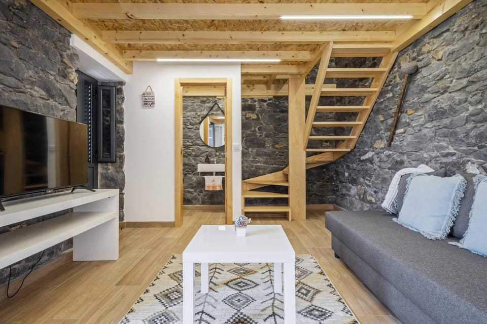 Mountain Retreat by Homie House in Madeira District