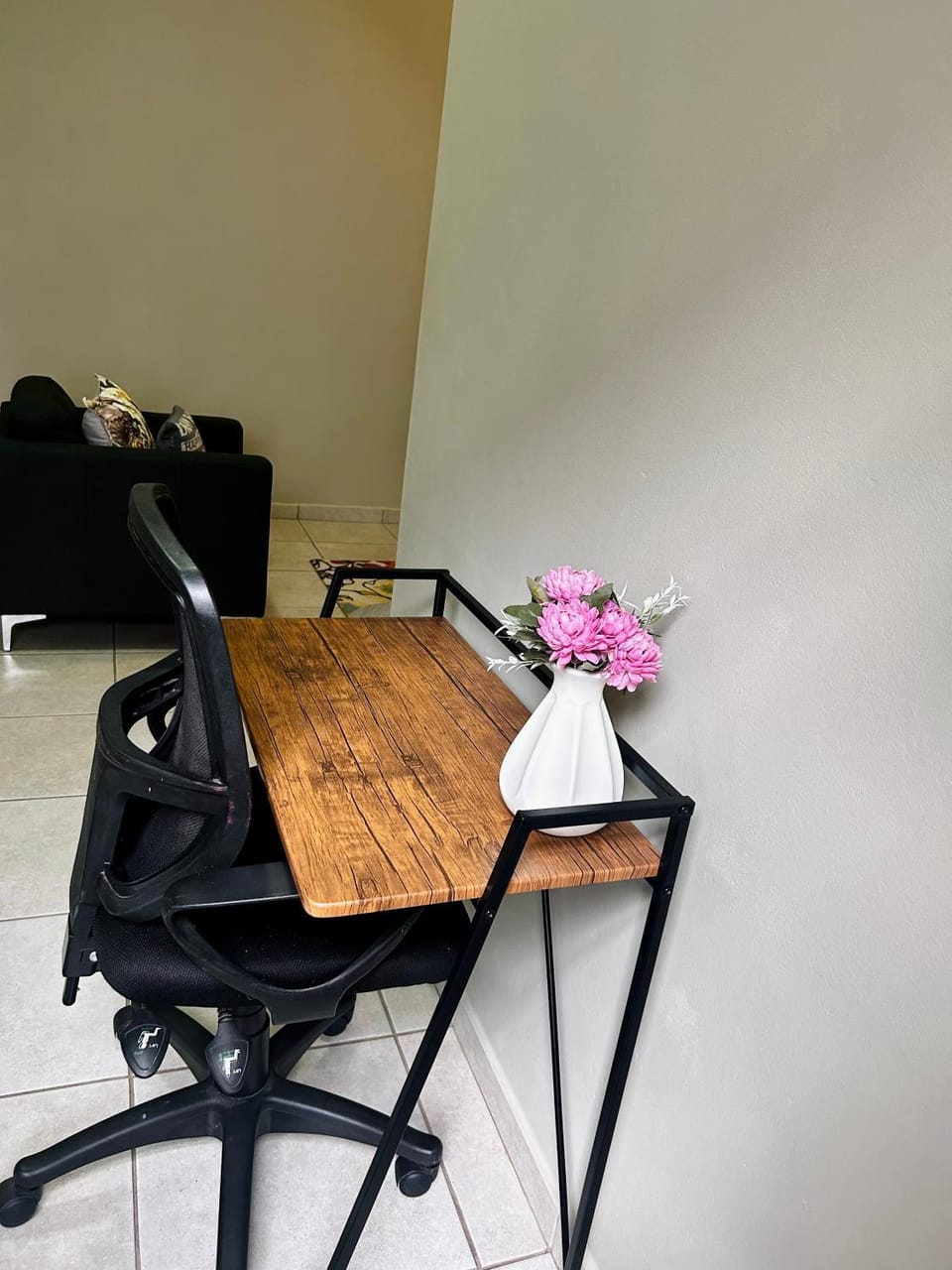 Neat and cozy apartment in central Rosebank with unlimited Wi-Fi and backup power Apartment in Johannesburg