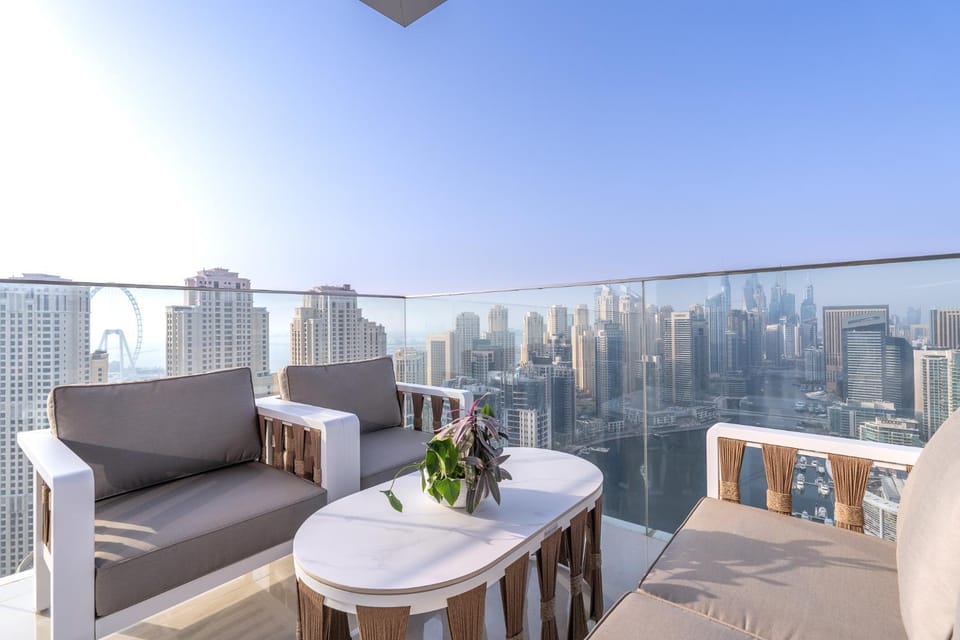 Majestic 3-Bed apartment w stunning Marina views Apartment in Dubai