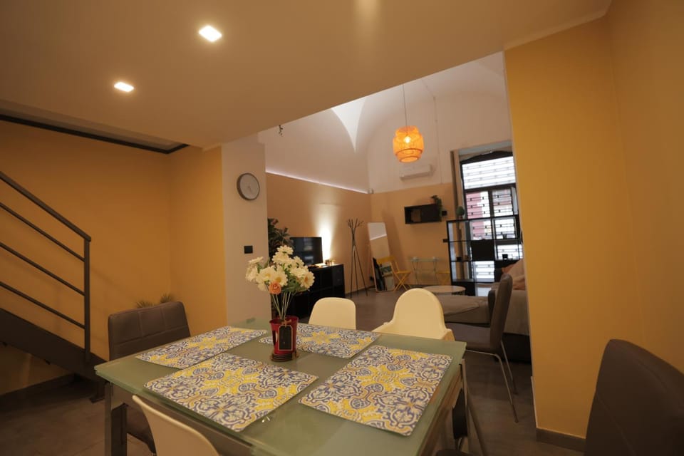 Living room, Dining area