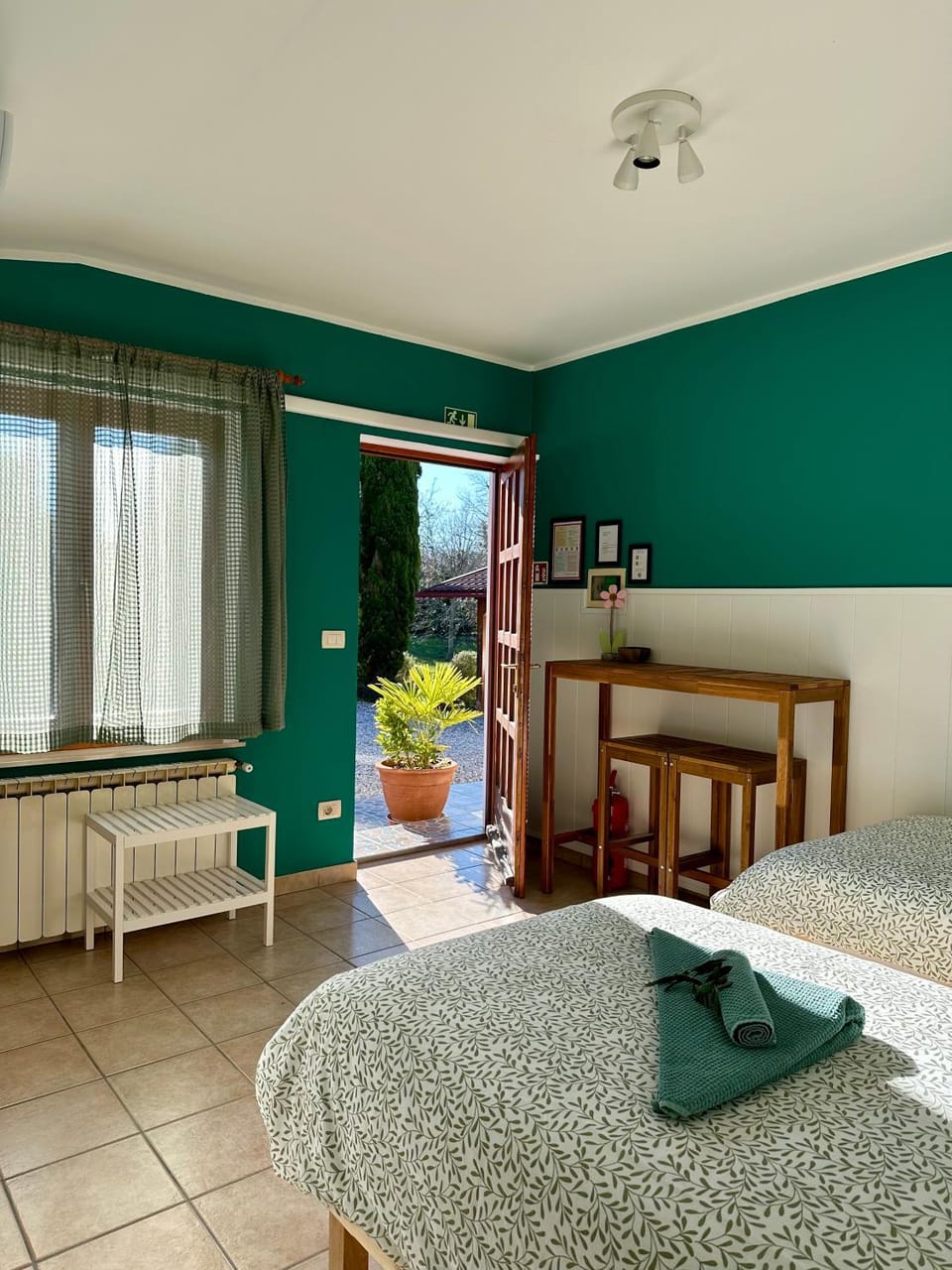 Garden, Guests, Garden view