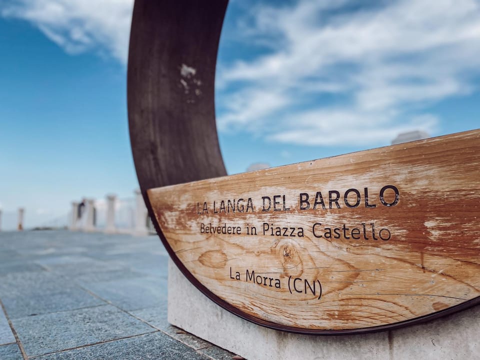 Nearby landmark, Logo/Certificate/Sign