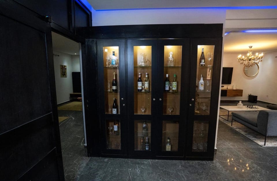 Lounge or bar, Drinks