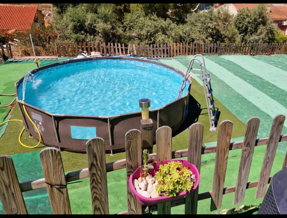 Casita con piscina cerca de Chinchón, Aranjuez y Parque Warner House in Community of Madrid