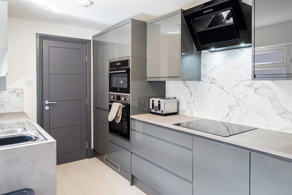 Kitchen or kitchenette, kitchen