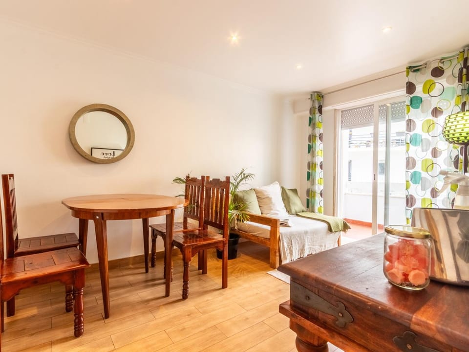 Living room, Photo of the whole room, Seating area, Dining area