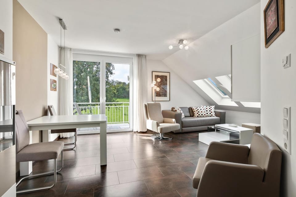 Balcony/Terrace, Living room, Seating area, Dining area